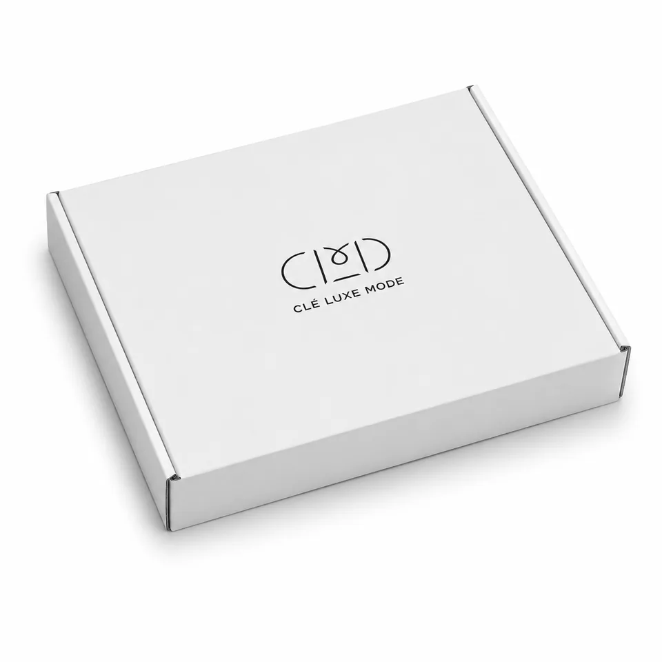 CLÉ LUXE MODE recyclable paper packaging for cashmere scarves