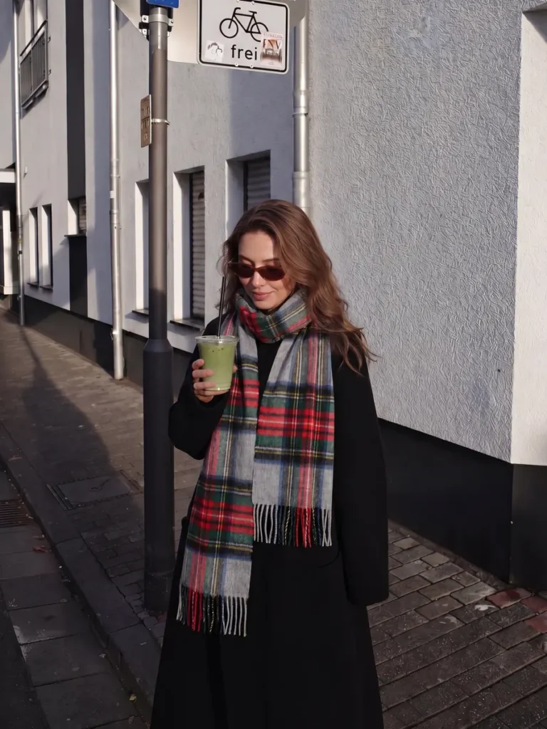 Cashmere scarf styling inspiration, look 02